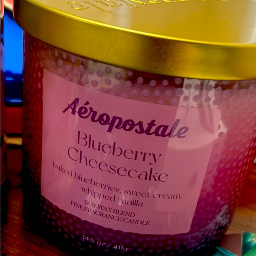 New 3 wick 14.5 oz Aeropostale candle Blueberry Cheesecake